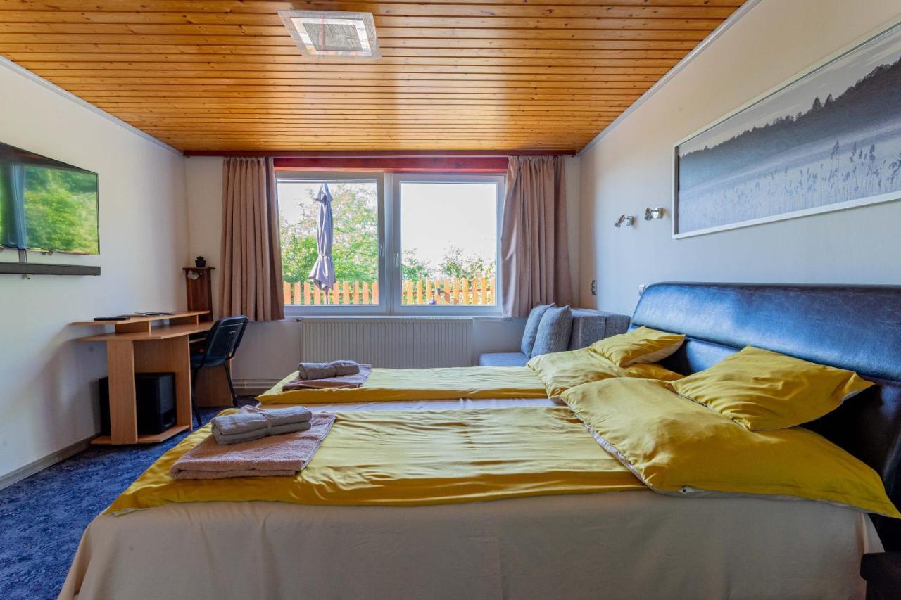 Panorama Apartmanhaz Estergon Dış mekan fotoğraf