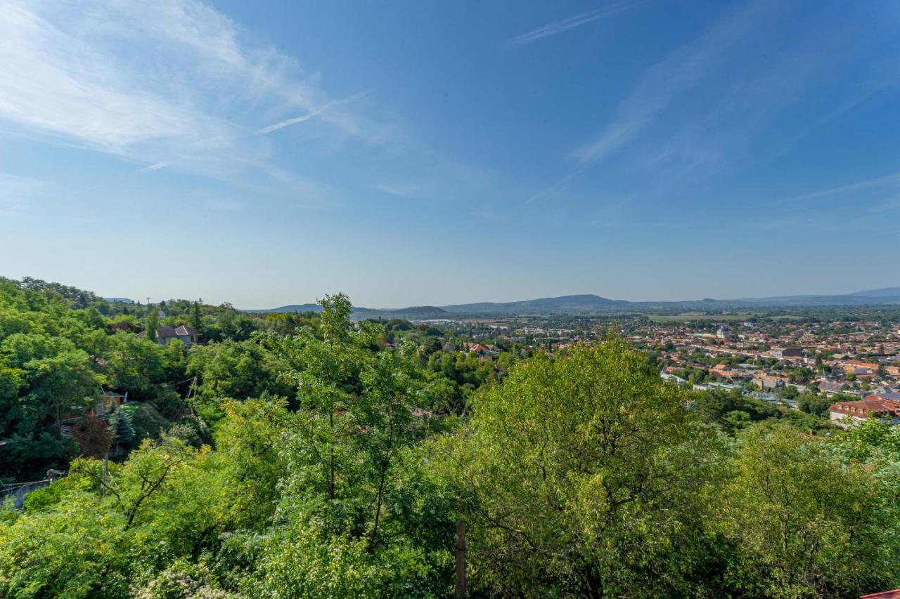 Panorama Apartmanhaz Estergon Dış mekan fotoğraf